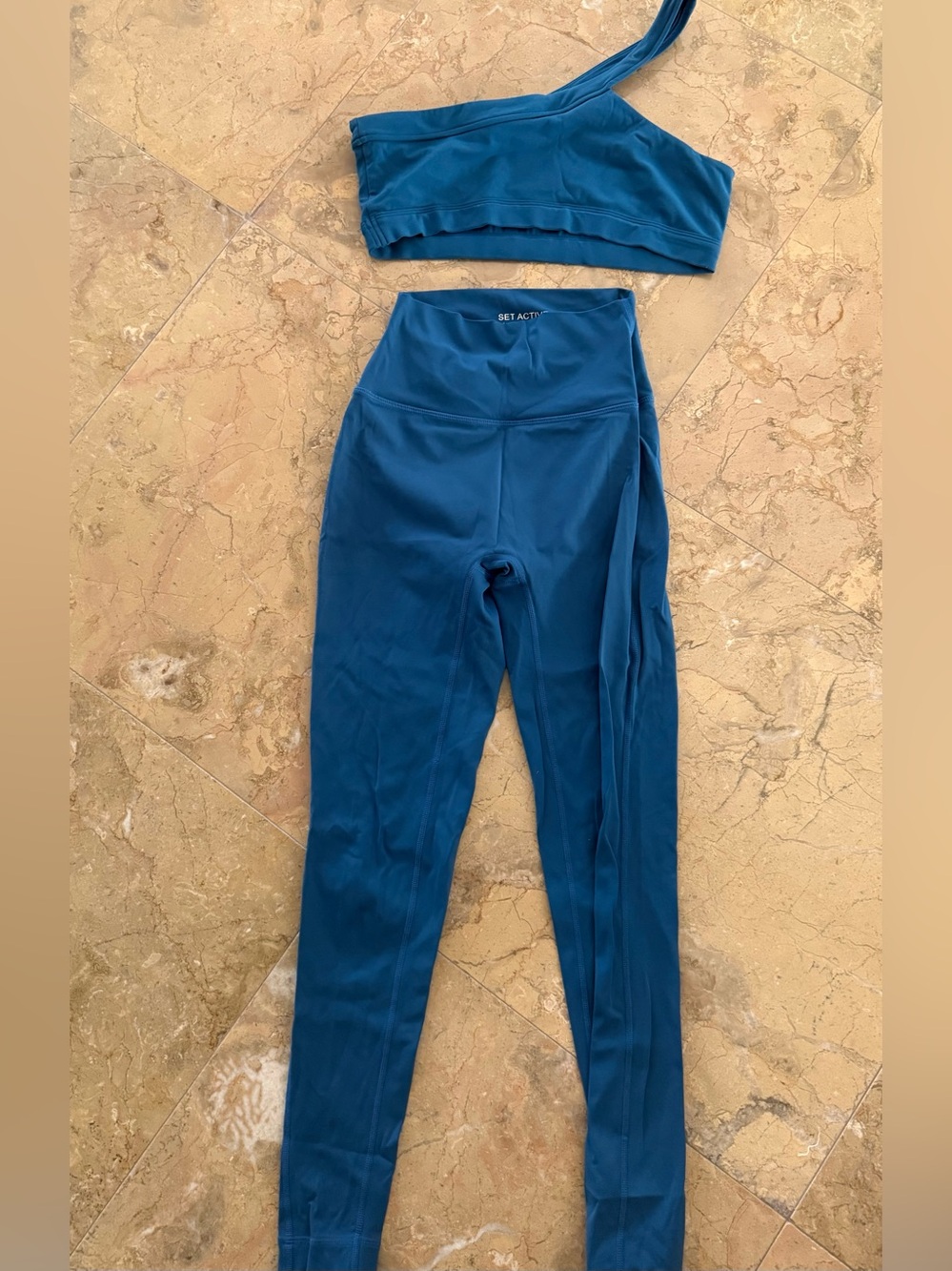 SET Active High-Waist Leggings and Crop Top in Teal Blue